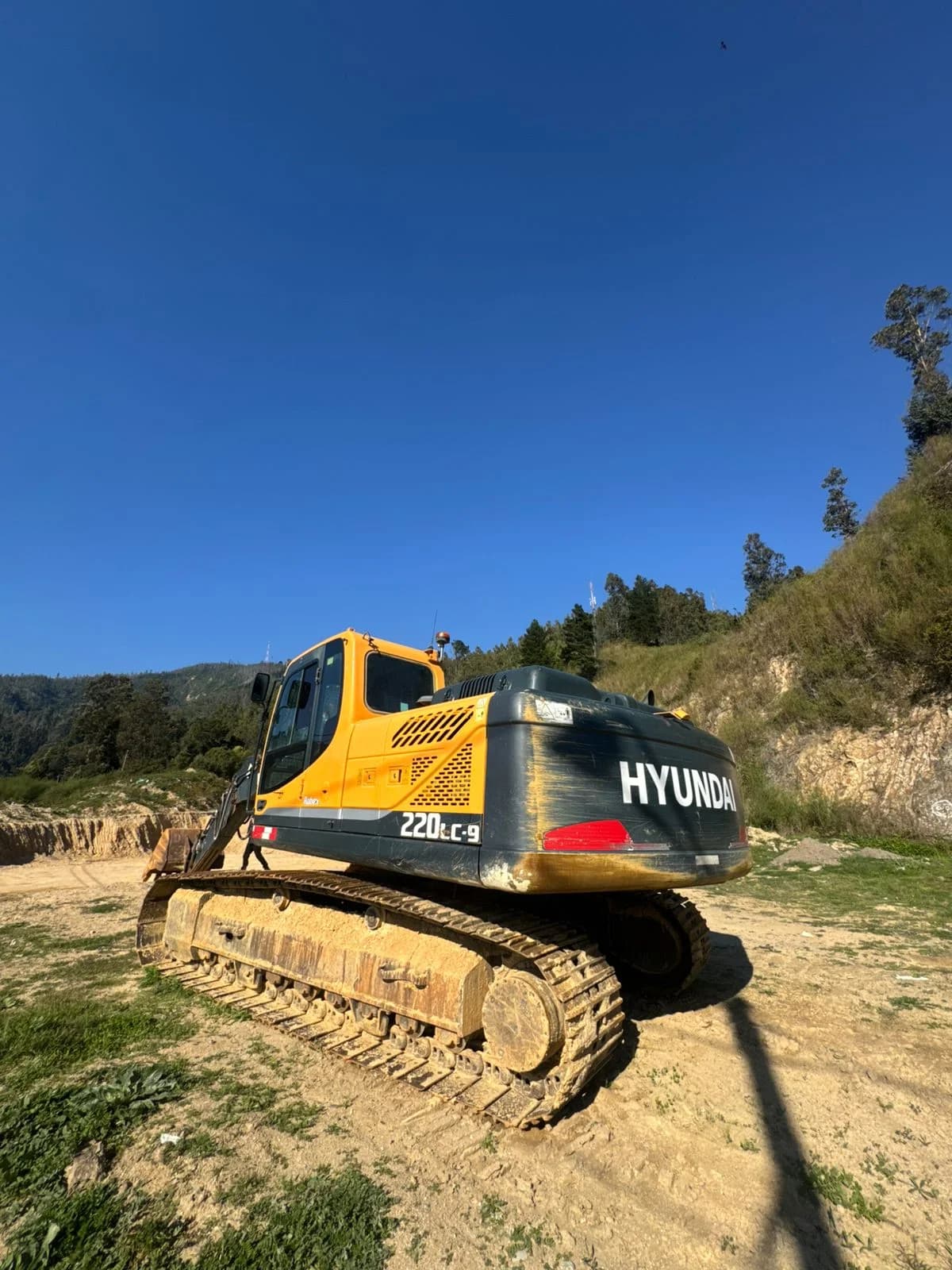 Hyundai 220 - 3